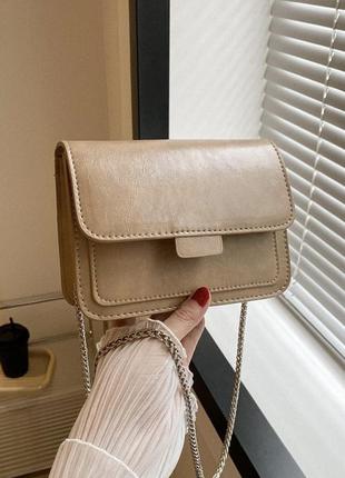 Жіноча класична сумка 6004 крос-боді через плече на тонкому ремінці бежева