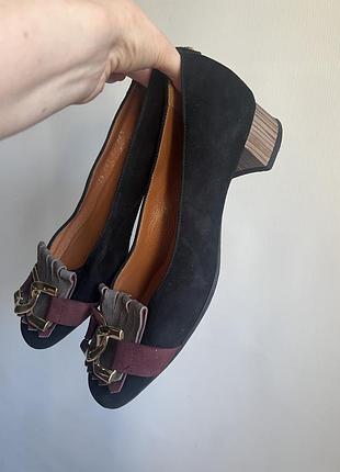 Замшеві туфлі voltan (італія) на широкому каблуці