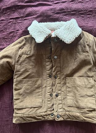 Стильна осіння куртка