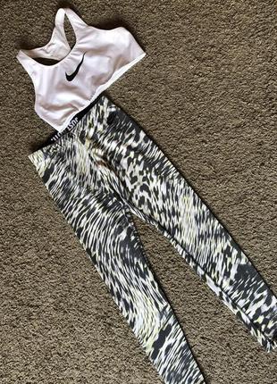 Костюм для занять спортом лосіни і топ