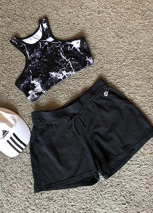 Костюм шорти і топ спортивний