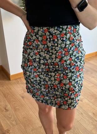Юбка мини со сборками в цветочный принт
