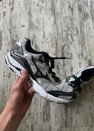 Кроссовки mizuno1 фото