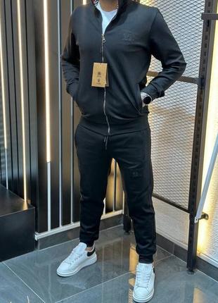 Чоловічий спортивний костюм