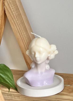 Ароматная свеча ручной работы «девушка с цветами в волосах»