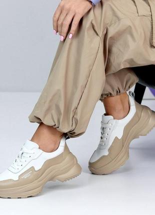 Білі бежеві жіночі кросівки кеди на високій підошві потовщеній з натуральної шкіри шкіряні кросівки на високій підошві2 фото
