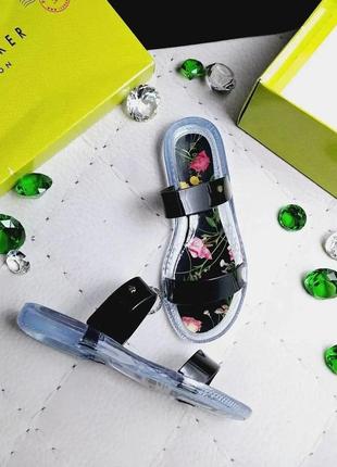Ted baker оригінал чорні силіконові сандалії