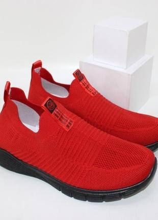 Червоні текстильні кросівки сліпони на чорній підошві1 фото