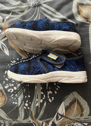 Босоніжки, кеди кросівки, тапочки, чоботи, чобітки