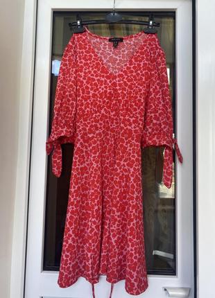 Красный мини-платье из жатого джерси с цветочным принтом и завязками на рукавах8 фото