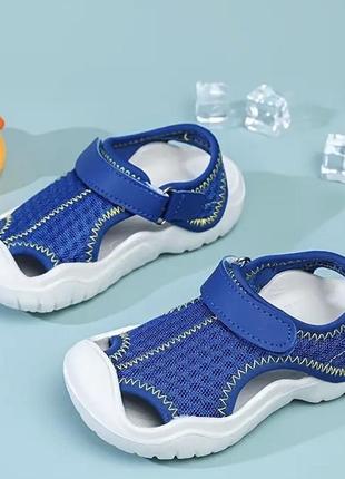 Легкие детские босоножки