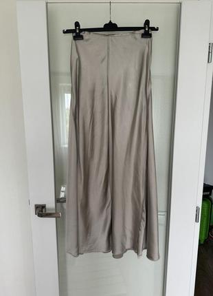 Сатиновая юбка миди; макси.1 фото