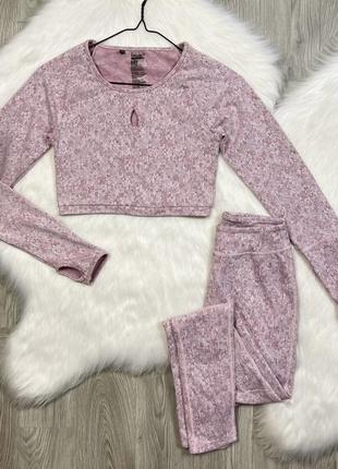 Розовый спортивный комплект в принт от gymshark лосины кофта топ лосины5 фото