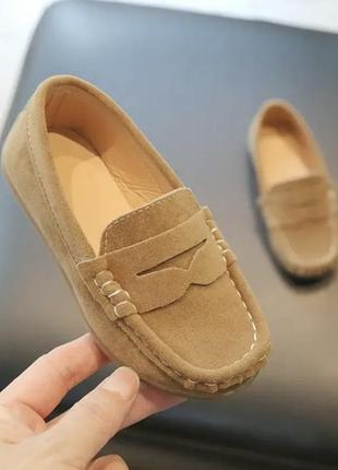 Новые лоферы для мальчика стильные и удобные