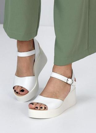 Босоніжки шкіра