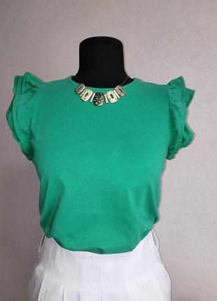 Майка футболка с интересными перчатками рюшами