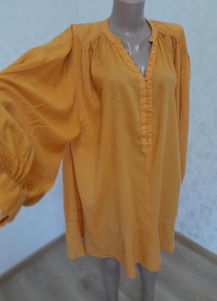 Яркая блуза туника в медовом цвете пышный рукав4 фото