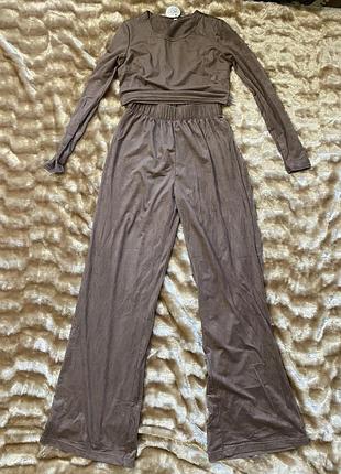 Костюм жіночий