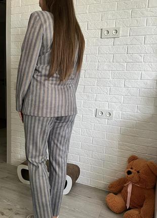 Брючный костюм
