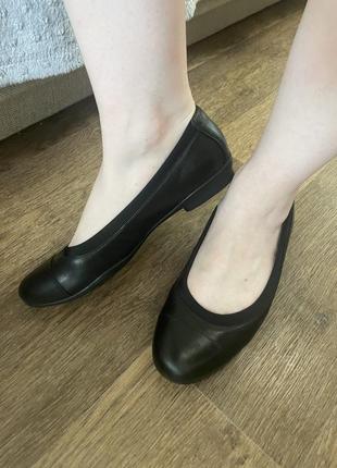 Брендові шкіряні балетки туфлі чорні