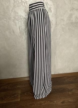 Брюки в смужку палаццо boohoo s/m