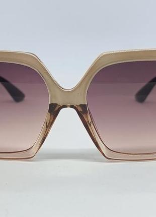 Окуляри в стилі versace жіночі сонцезахисні великі коричнево рожевий градієнт в бежевій оправі2 фото