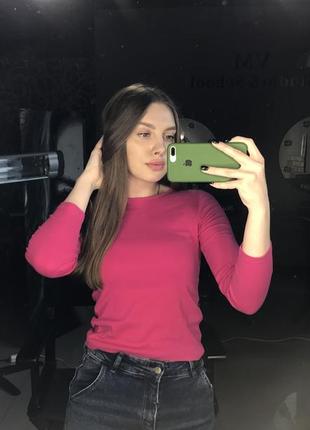 Розовый лонгслив в рубчик