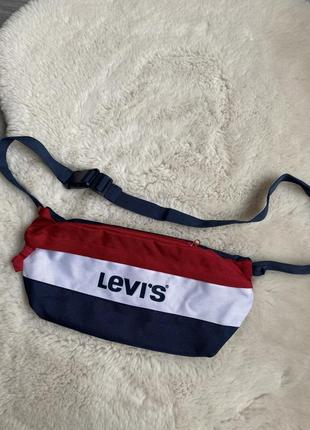 Levi's фирменная сумка бананка