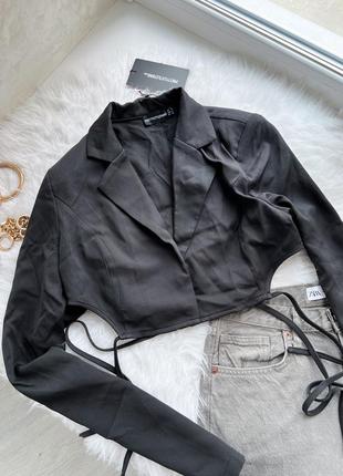 Трендовый черный веороченный пиджак plt4 фото