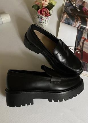 Женские кожаные чёрные лоферы h&m 🌚