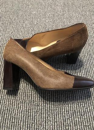 Женские кожаные туфли известного итальянского бренда ballin