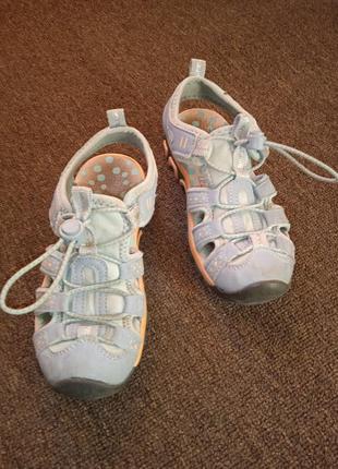 Босоніжки сандалії