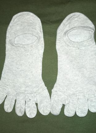 Серые женские носки следы с отдельными пальцами five finger socks