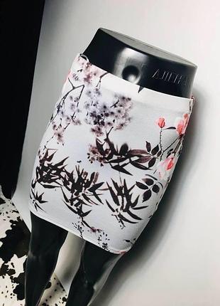 Новая серая трикотажная юбка с растительным принтом от missguided хс/с brandusa