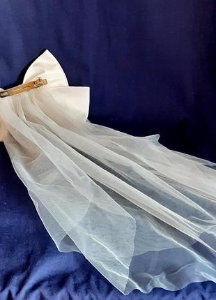 Фата свадебная короткая белая фатин и бант