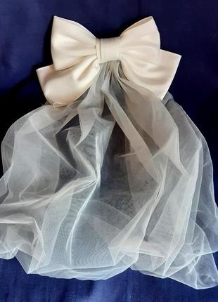 Фата свадебная короткая белая фатин и бант