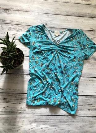 Яркая футболка в цветочный принт летняя котоновая