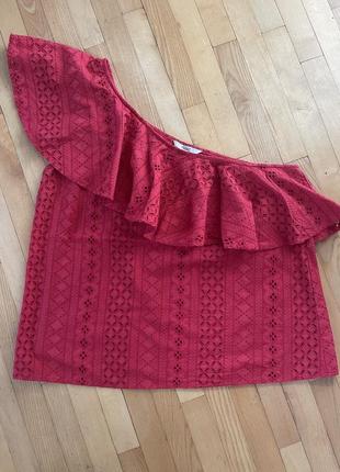 Красивая блуза на одно плечо