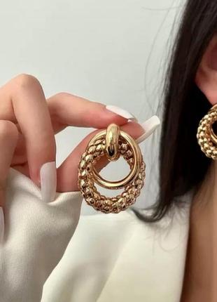 Золотистые серьги кольца серьги круглые золотистое кольца