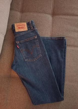 Джинсы levis