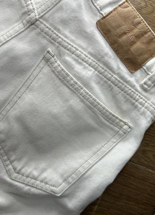 Молочные джинсы на высокой посадке с необработанным краем5 фото