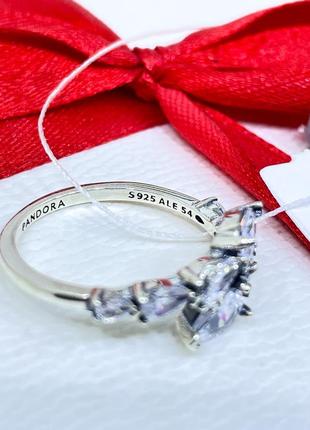 Серебряное кольцо кольца пандора pandora 193004c01 асимметричная с паве камнями камни камешки серебро проба s925 ale новое с биркой и пломбой5 фото