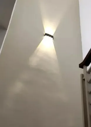 Світлодіодний настінний світильник водонепроникний 8w - металевий