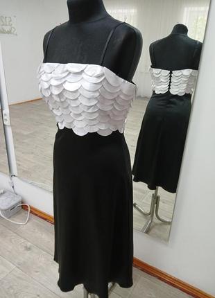 Короткое нарядное платье