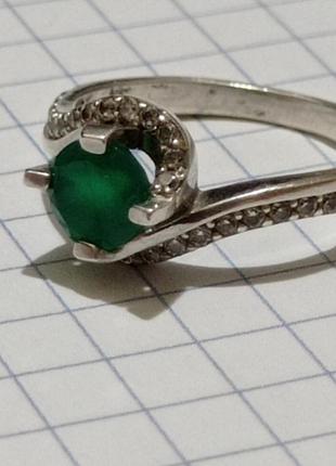 Серебряное кольцо с зеленым агатом