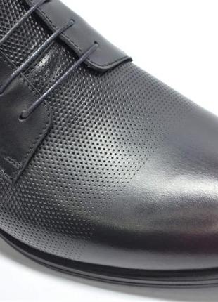 Мужские классические кожаные туфли черные с бордовым ikos 386194 фото