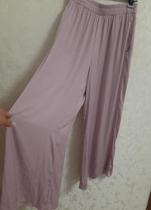 Стильные свободные широкие лиловые палаццо штаны zara