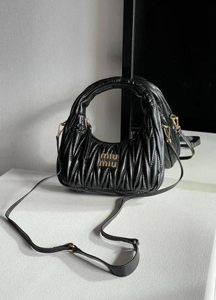 Miumiu wander matelassé nappa leather mini hobo bag7 фото