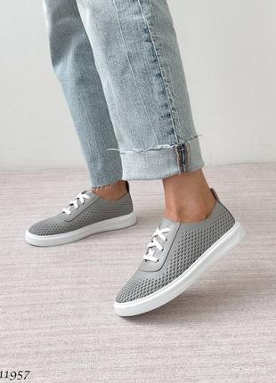 Сірі жіночі кросівки кеди мокасини з наскрізною перфорацією з натуральної шкіри...