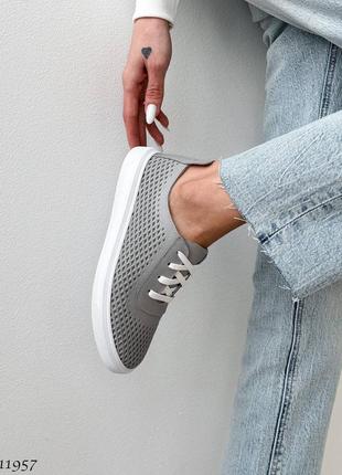 Сірі жіночі кросівки кеди мокасини з наскрізною перфорацією з натуральної шкіри...